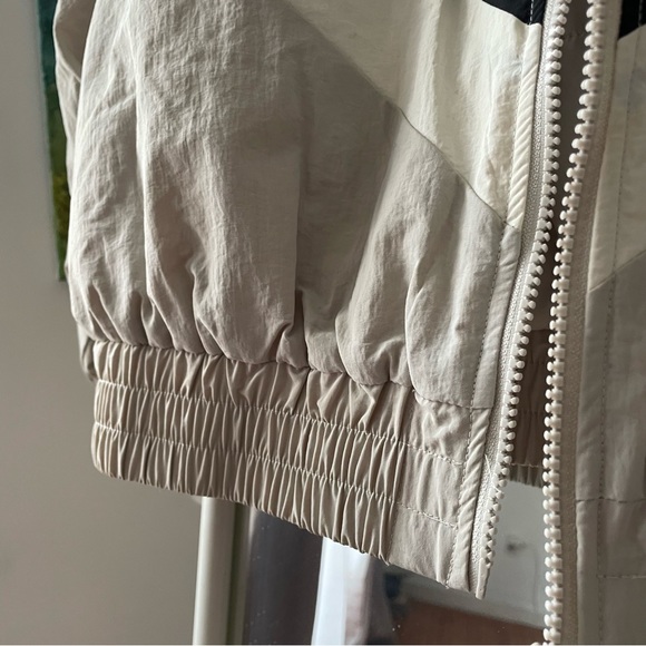 Jacket - Picture 4 of 9